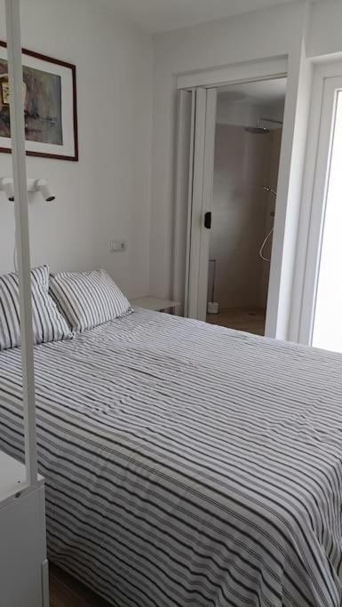 Apartamento 1ª Linea De Playa อาลิกันเต ภายนอก รูปภาพ